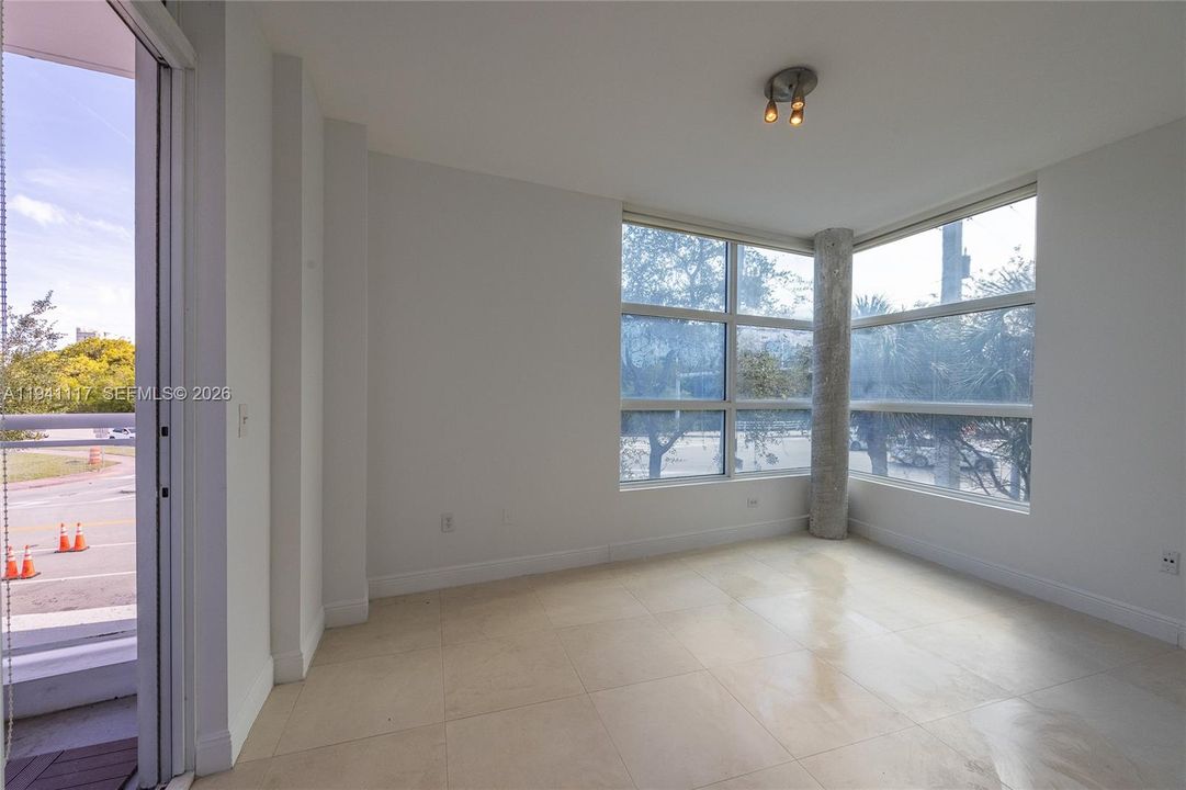 En Venta: $695,000 (2 camas, 2 baños, 1043 Pies cuadrados)