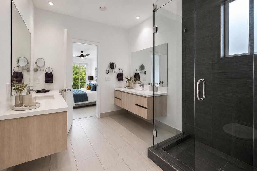 Master Bathroom_VS