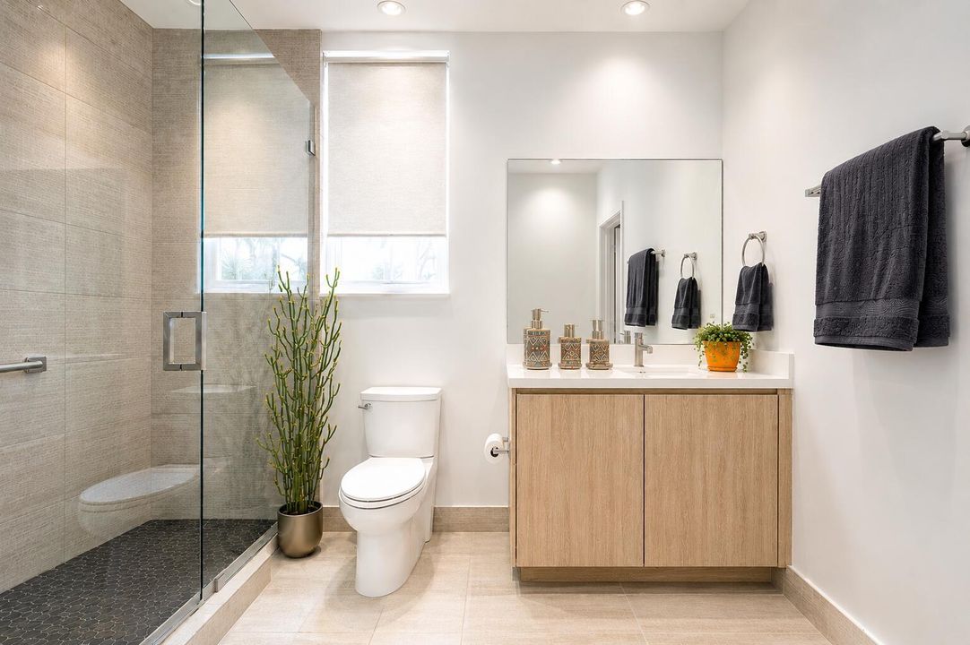 Bathroom on 1st level_VS