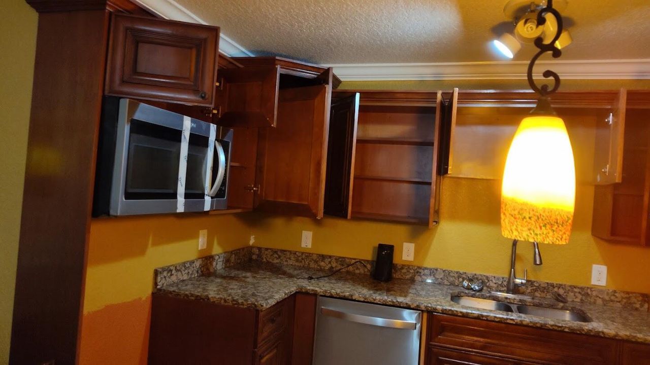 318 N 24th St. Kitchen 3