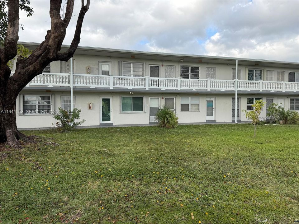 Activo con contrato: $87,000 (1 camas, 1 baños, 691 Pies cuadrados)