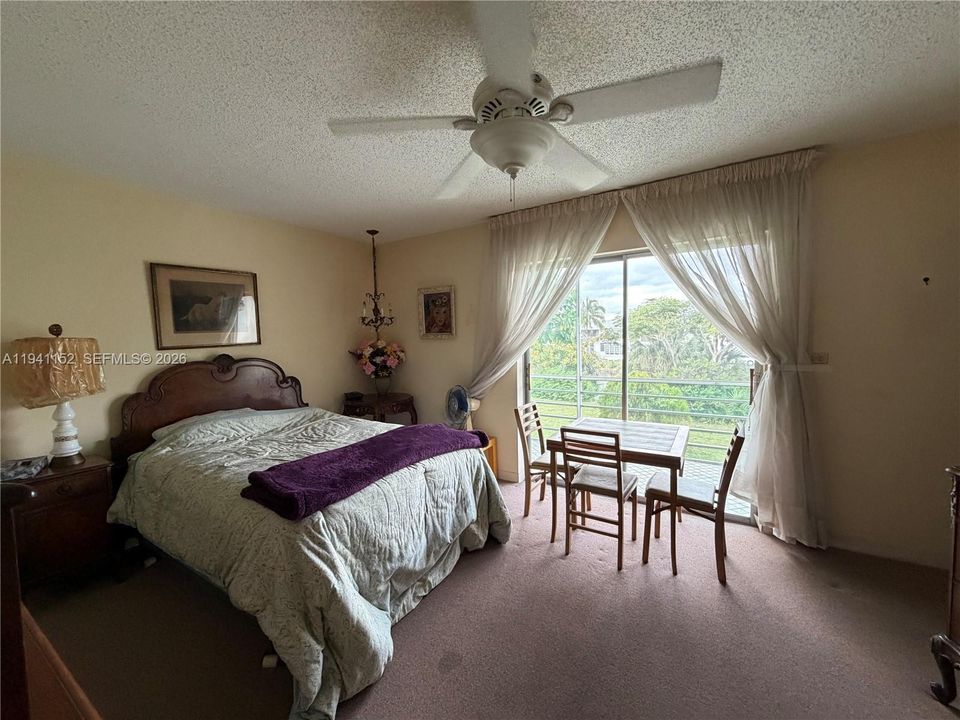 Activo con contrato: $87,000 (1 camas, 1 baños, 691 Pies cuadrados)