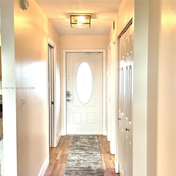 For Sale: $125,999 (1 beds, 1 baths, 800 Square Feet)