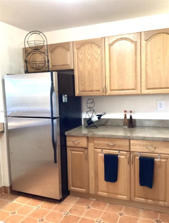 For Sale: $125,999 (1 beds, 1 baths, 800 Square Feet)