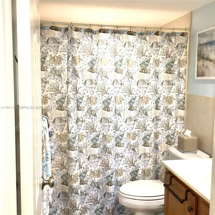 For Sale: $125,999 (1 beds, 1 baths, 800 Square Feet)
