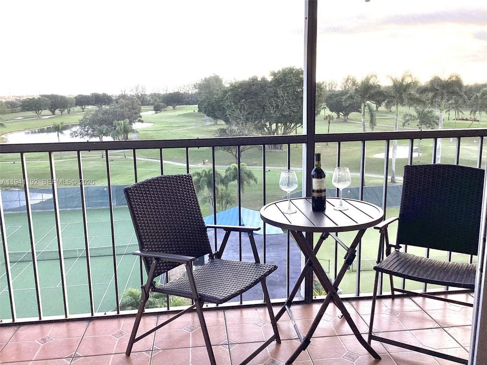 For Sale: $125,999 (1 beds, 1 baths, 800 Square Feet)