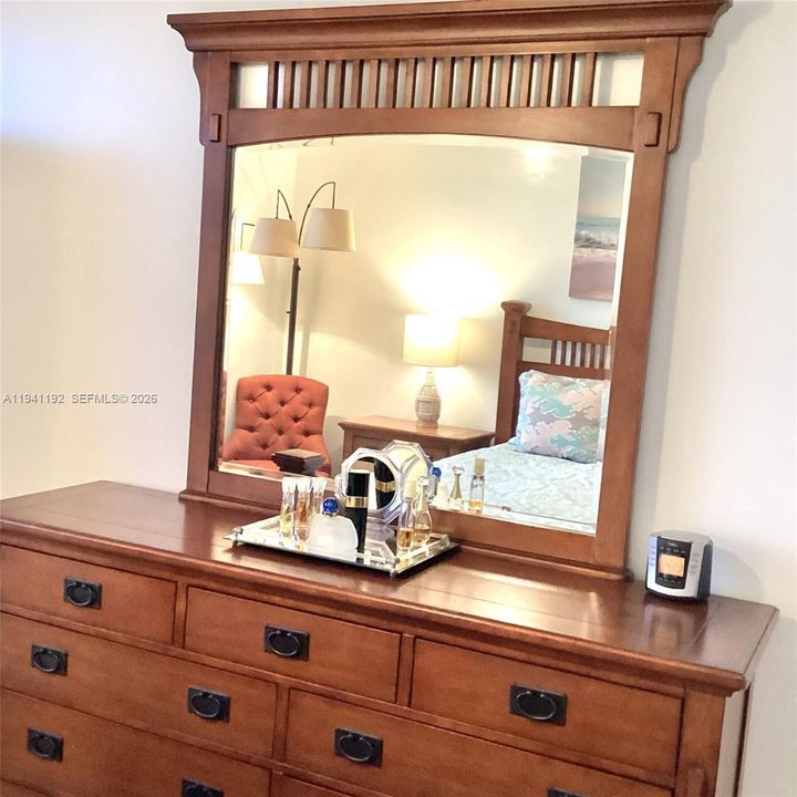 For Sale: $125,999 (1 beds, 1 baths, 800 Square Feet)