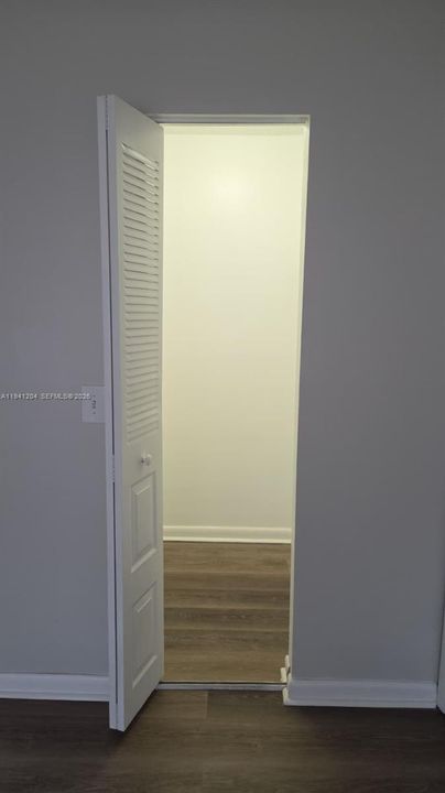 Под контрактом: $175,000 (2 спален, 2 ванн, 880 Квадратных фут)