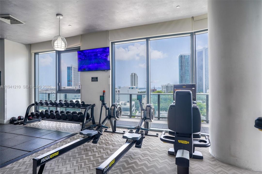 For Sale: $540,000 (1 beds, 1 baths, 612 Square Feet)