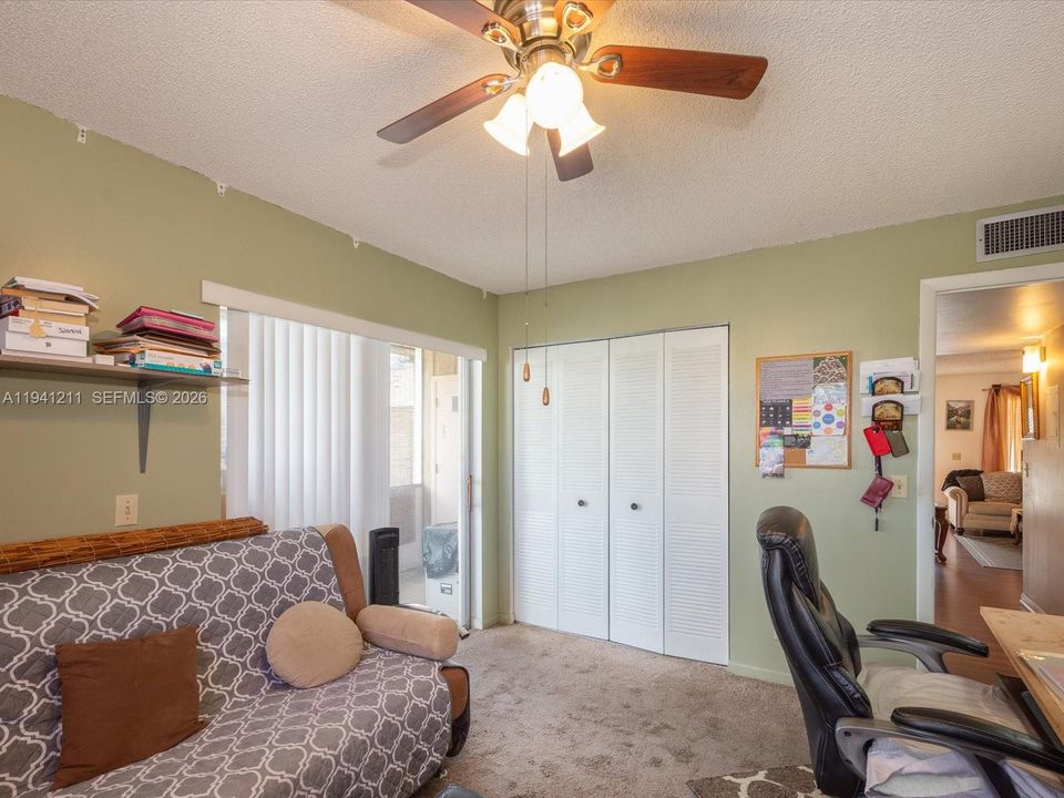 For Sale: $79,900 (2 beds, 2 baths, 910 Square Feet)