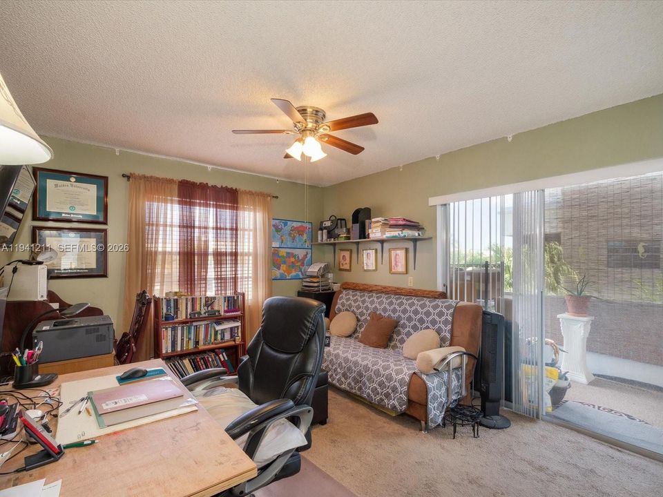 For Sale: $79,900 (2 beds, 2 baths, 910 Square Feet)