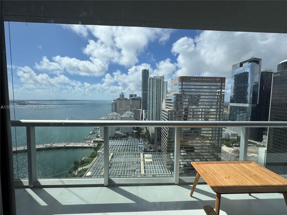 For Sale: $655,000 (1 beds, 1 baths, 984 Square Feet)