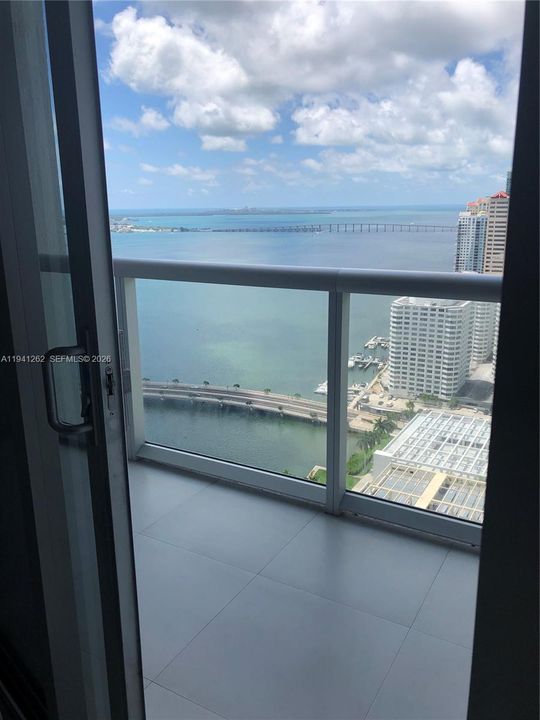 For Sale: $655,000 (1 beds, 1 baths, 984 Square Feet)