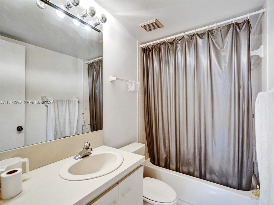 For Sale: $289,000 (3 beds, 2 baths, 1420 Square Feet)