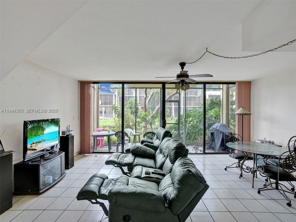 For Sale: $289,000 (3 beds, 2 baths, 1420 Square Feet)
