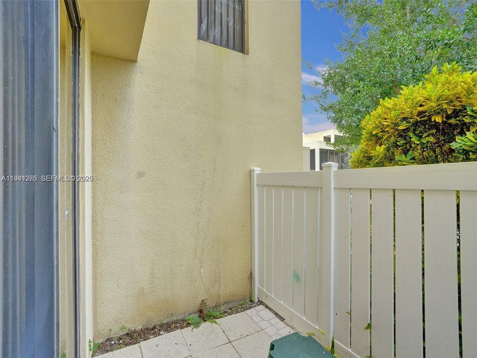 For Sale: $289,000 (3 beds, 2 baths, 1420 Square Feet)