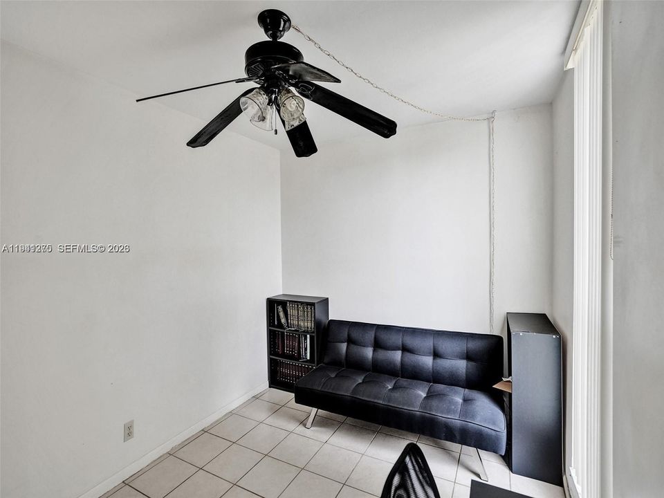 For Sale: $289,000 (3 beds, 2 baths, 1420 Square Feet)