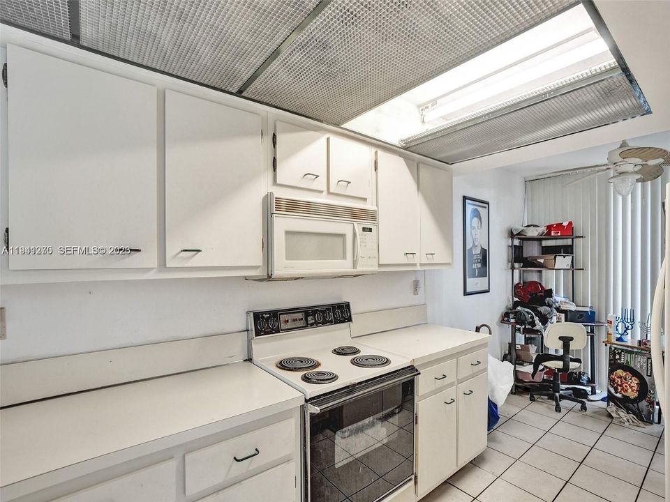 For Sale: $289,000 (3 beds, 2 baths, 1420 Square Feet)