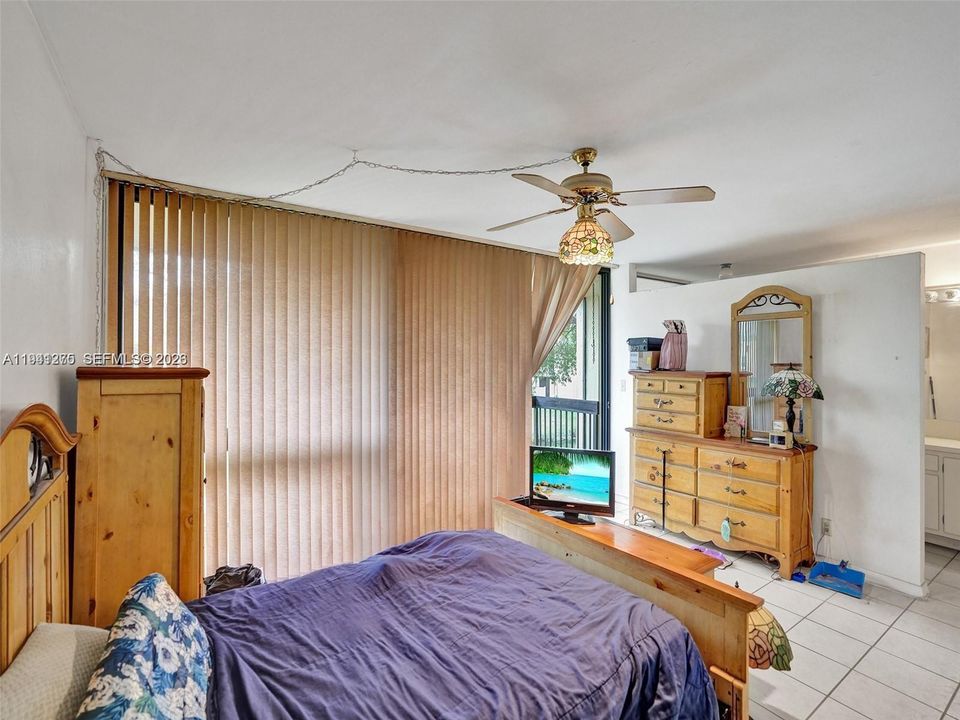 For Sale: $289,000 (3 beds, 2 baths, 1420 Square Feet)