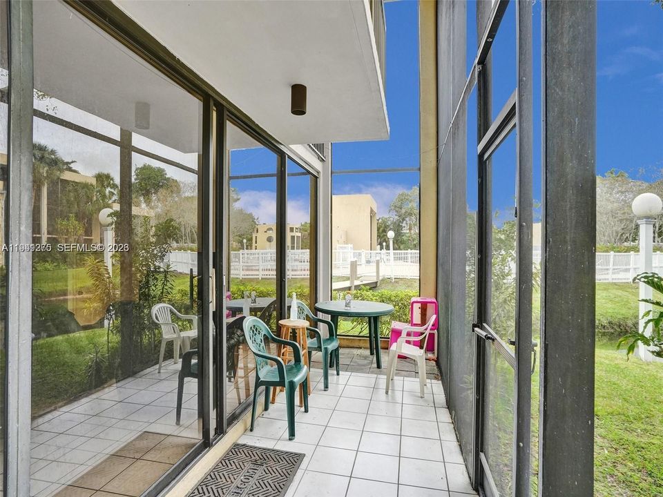 For Sale: $289,000 (3 beds, 2 baths, 1420 Square Feet)
