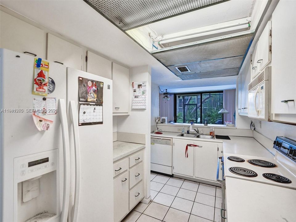For Sale: $289,000 (3 beds, 2 baths, 1420 Square Feet)
