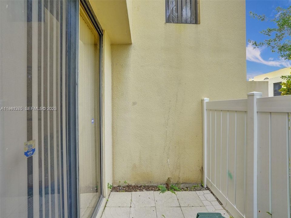 For Sale: $289,000 (3 beds, 2 baths, 1420 Square Feet)