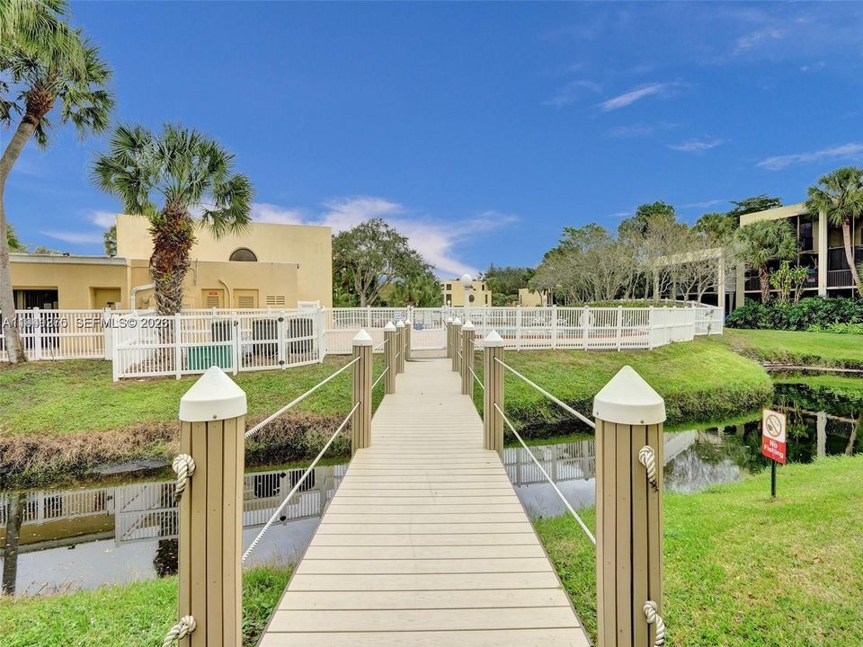For Sale: $289,000 (3 beds, 2 baths, 1420 Square Feet)