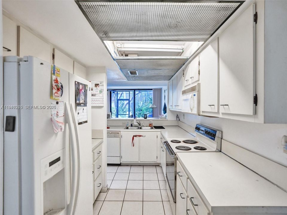 For Sale: $289,000 (3 beds, 2 baths, 1420 Square Feet)