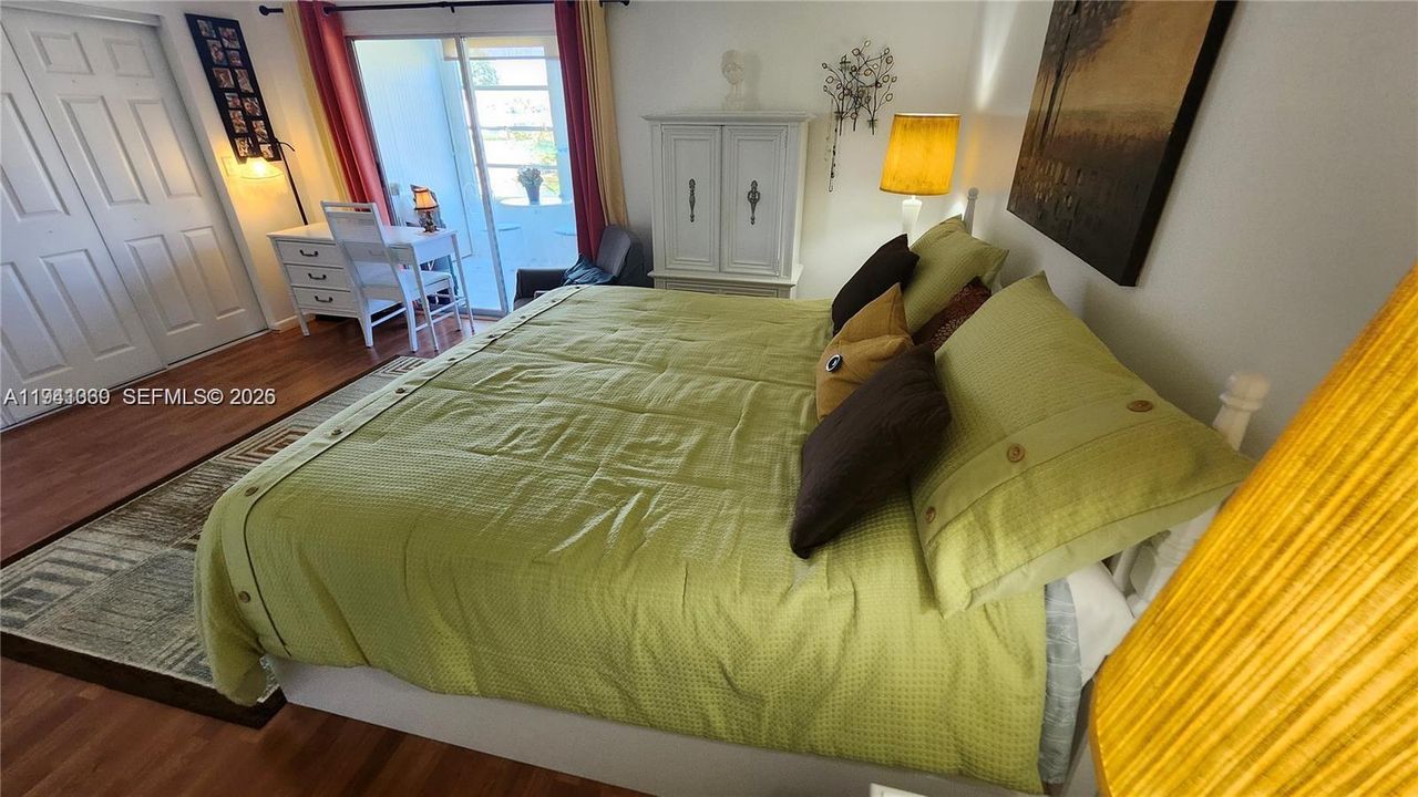 На продажу: $110,000 (1 спален, 1 ванн, 738 Квадратных фут)