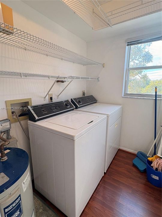Activo con contrato: $199,900 (2 camas, 2 baños, 1370 Pies cuadrados)