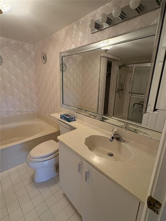 Activo con contrato: $199,900 (2 camas, 2 baños, 1370 Pies cuadrados)