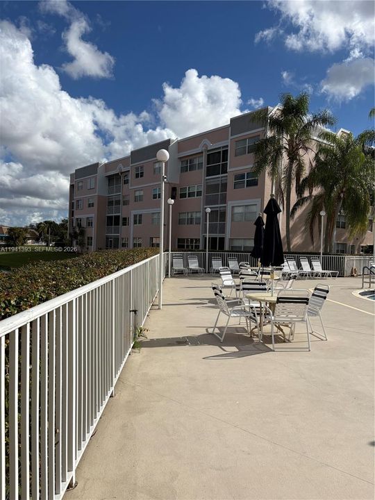Activo con contrato: $199,900 (2 camas, 2 baños, 1370 Pies cuadrados)