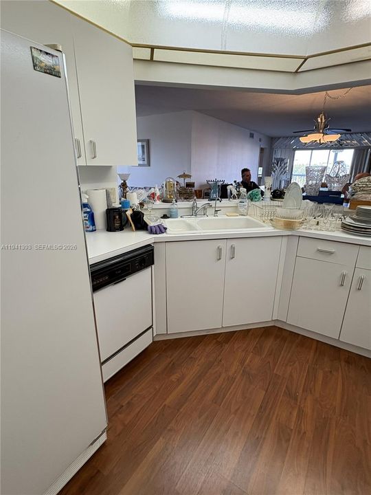 Activo con contrato: $199,900 (2 camas, 2 baños, 1370 Pies cuadrados)