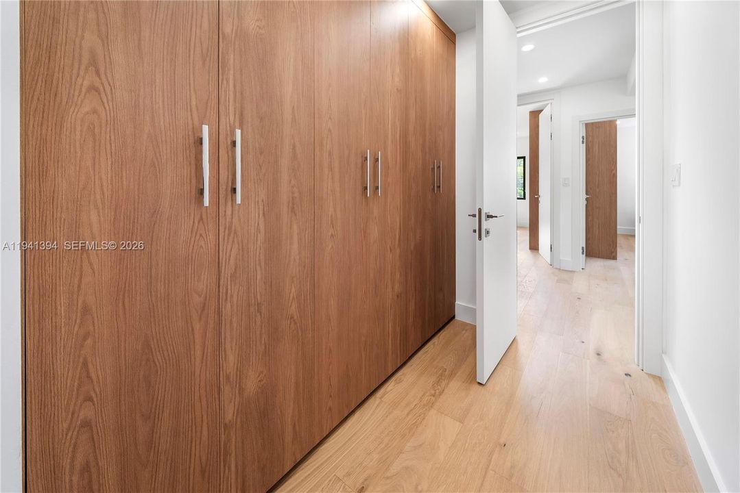 Недавно арендовано: $17,500 (4 спален, 3 ванн, 2606 Квадратных фут)
