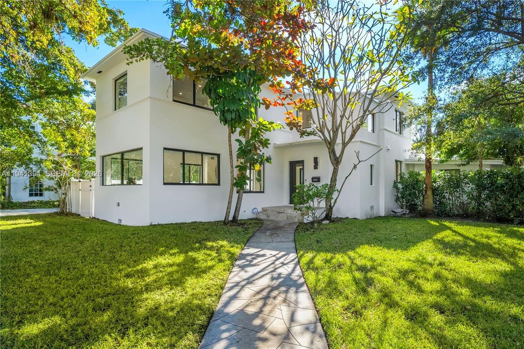 Недавно арендовано: $17,500 (4 спален, 3 ванн, 2606 Квадратных фут)