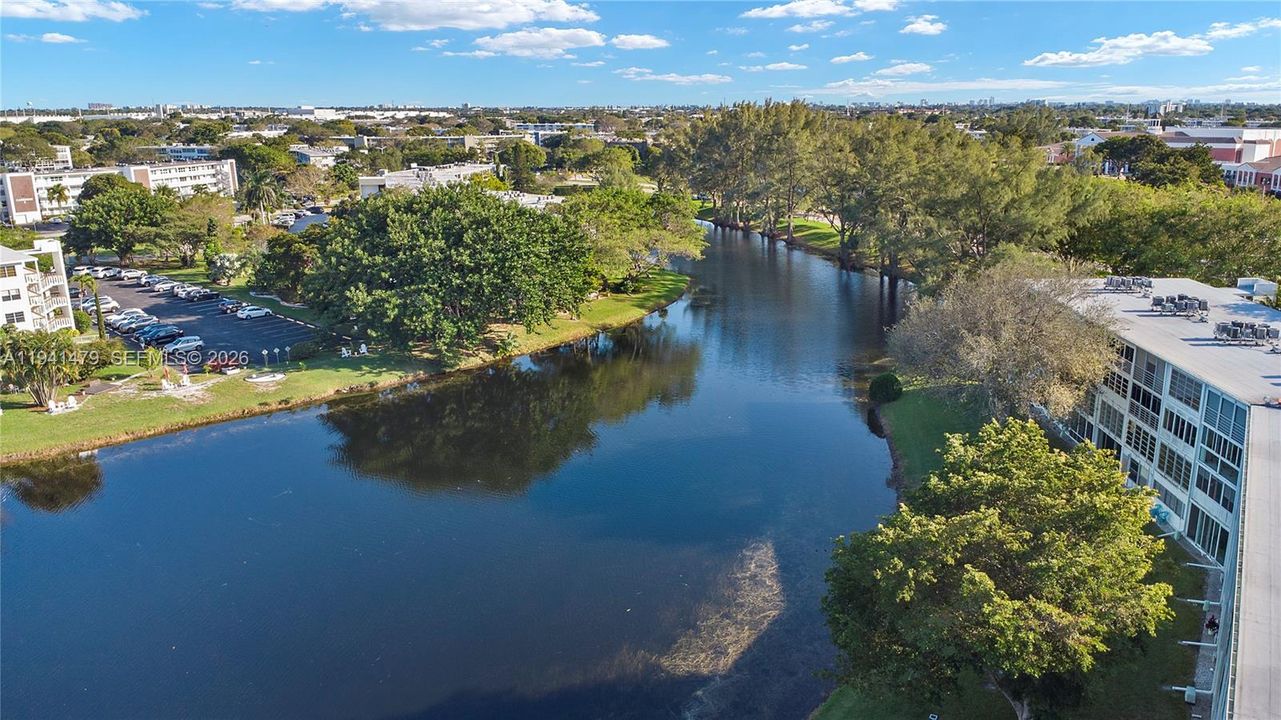 Active With Contract: $2,500 (1 beds, 1 baths, 603 Square Feet)