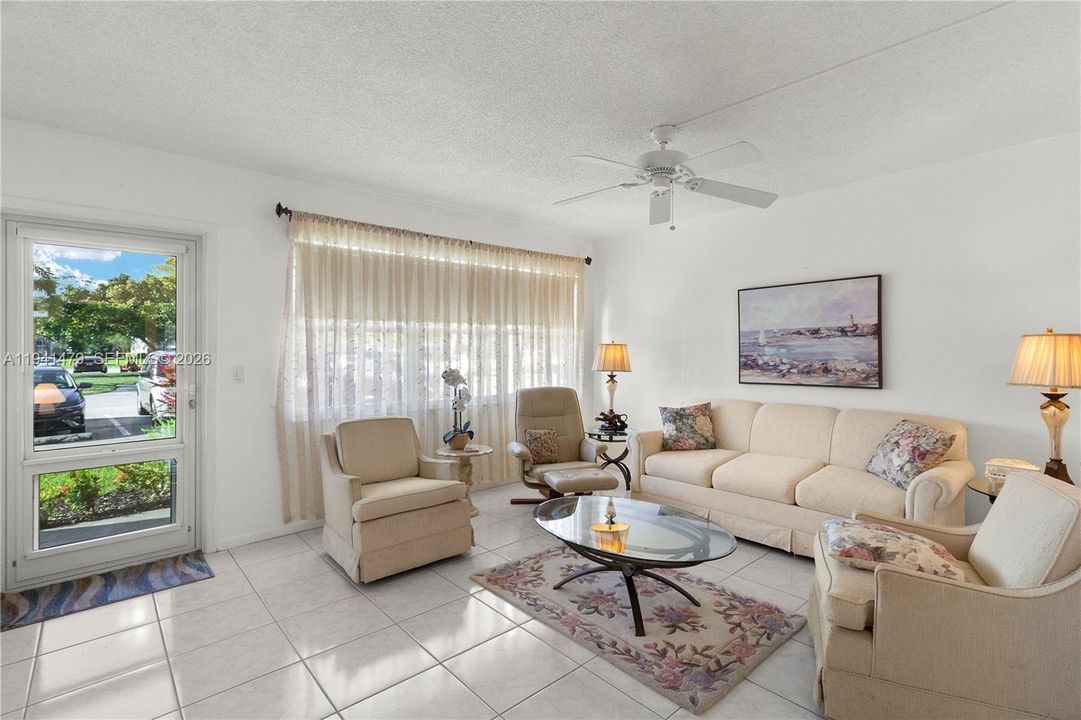 Active With Contract: $2,500 (1 beds, 1 baths, 603 Square Feet)