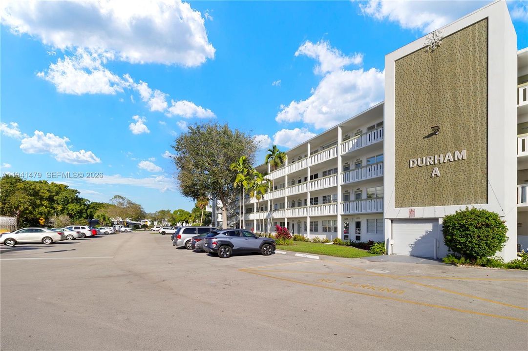 Active With Contract: $2,500 (1 beds, 1 baths, 603 Square Feet)