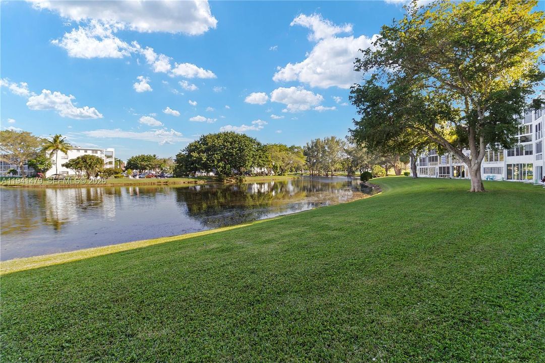 Active With Contract: $2,500 (1 beds, 1 baths, 603 Square Feet)