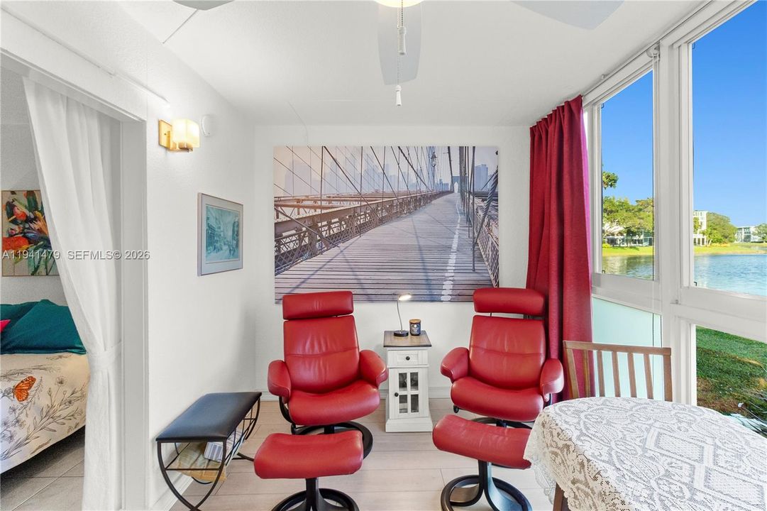 Active With Contract: $2,500 (1 beds, 1 baths, 603 Square Feet)