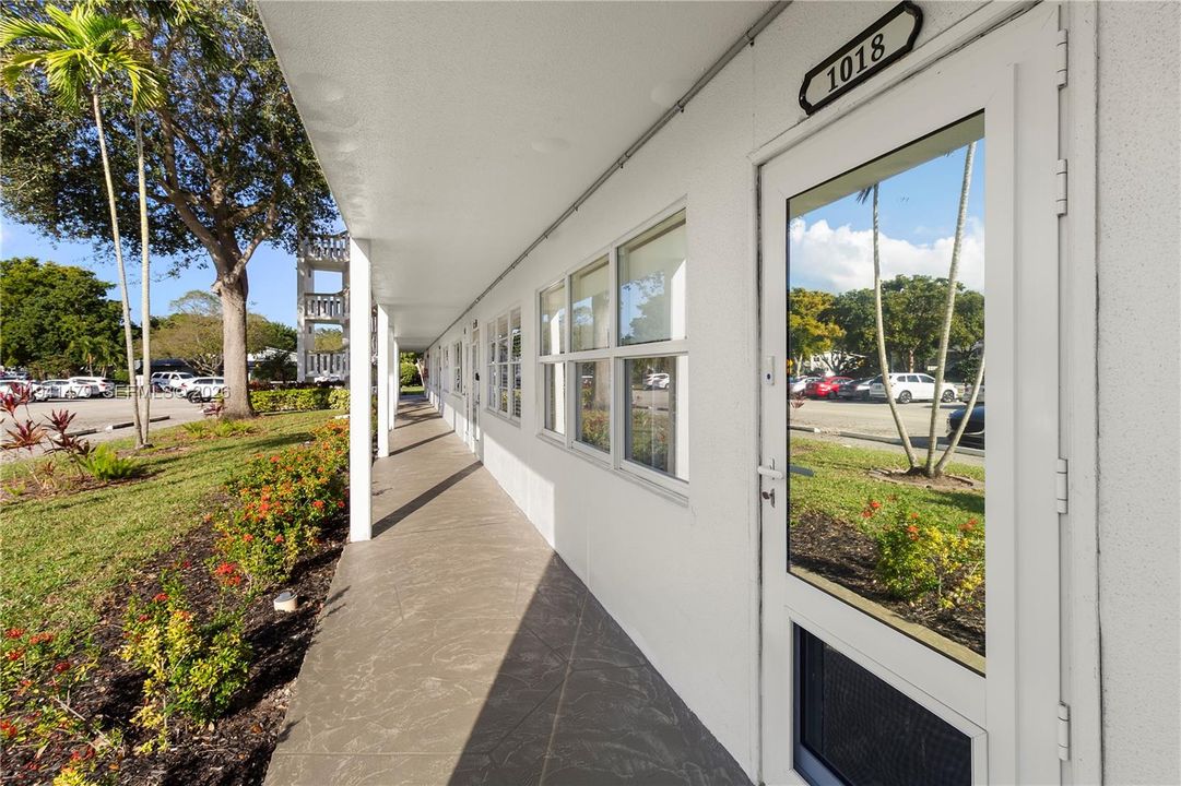 Active With Contract: $2,500 (1 beds, 1 baths, 603 Square Feet)