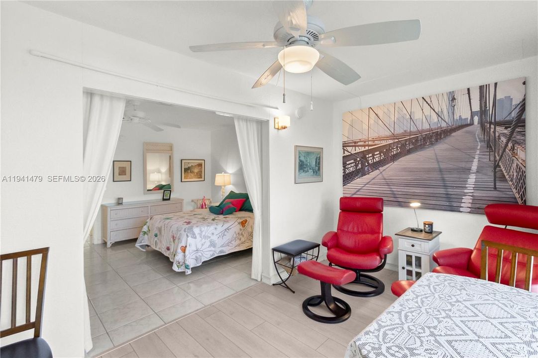 Active With Contract: $2,500 (1 beds, 1 baths, 603 Square Feet)