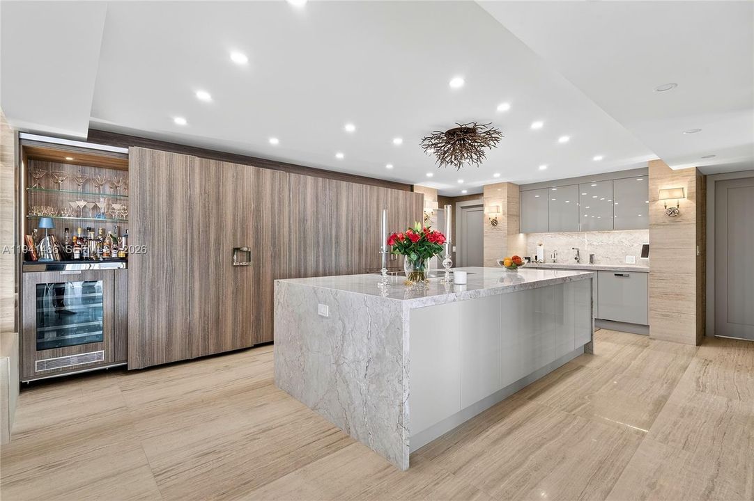 En Venta: $5,799,000 (3 camas, 3 baños, 3340 Pies cuadrados)