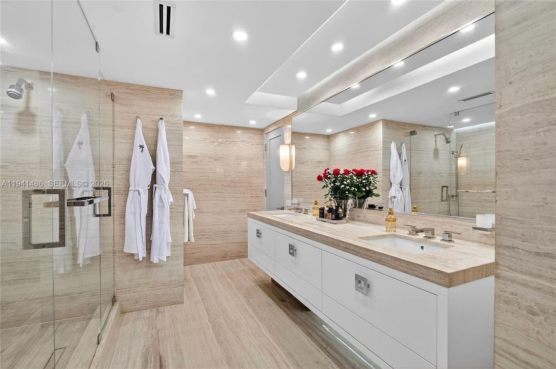 En Venta: $5,799,000 (3 camas, 3 baños, 3340 Pies cuadrados)