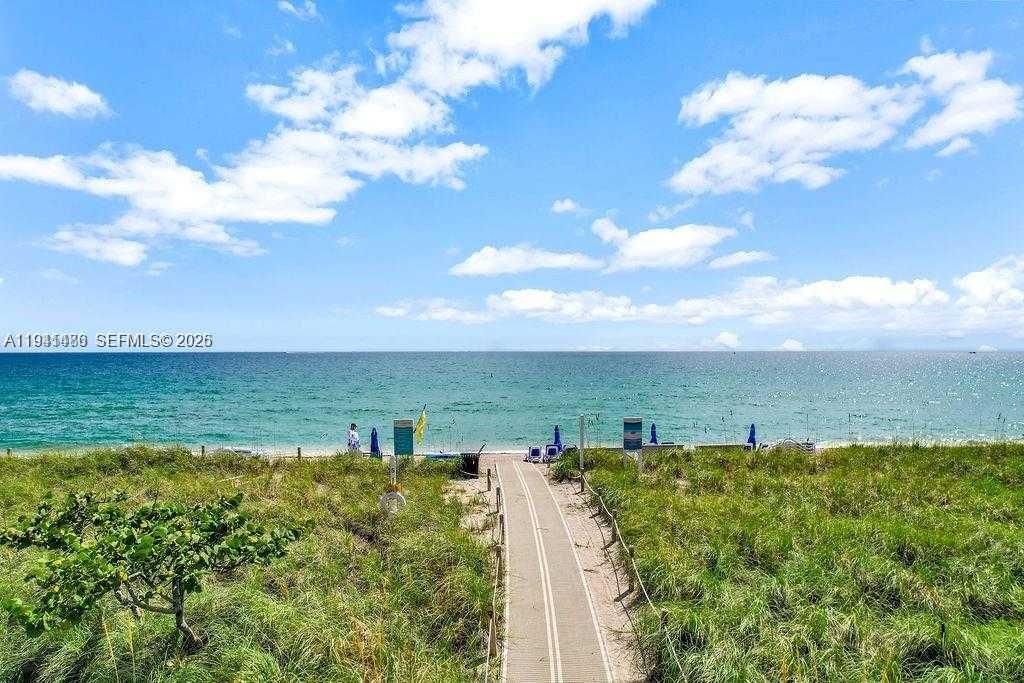 En Venta: $5,799,000 (3 camas, 3 baños, 3340 Pies cuadrados)