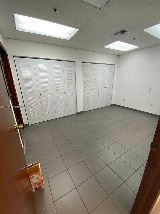 Active With Contract: $6,800 (0 beds, 0 baths, 0 Square Feet)