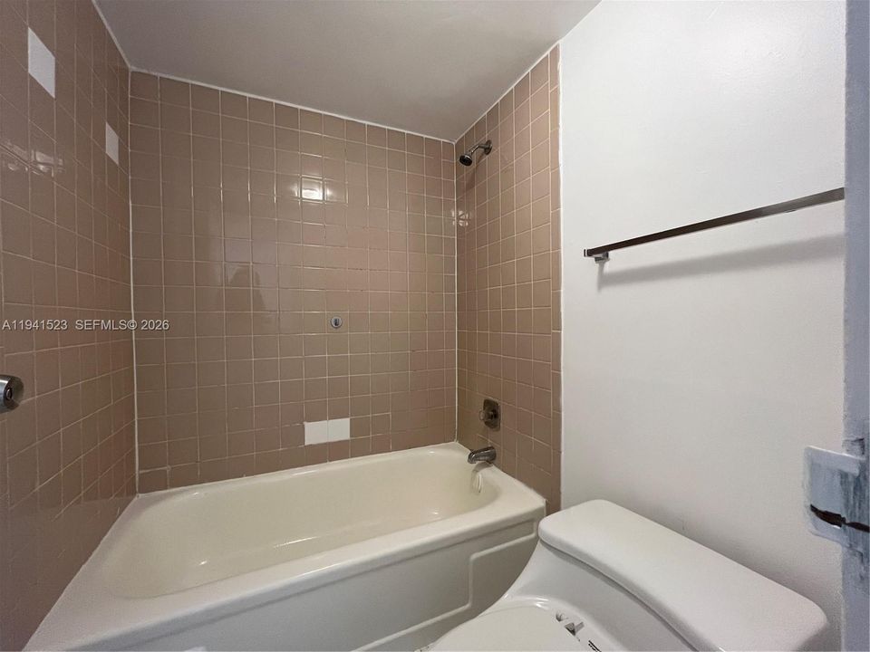 На продажу: $149,000 (2 спален, 2 ванн, 1290 Квадратных фут)