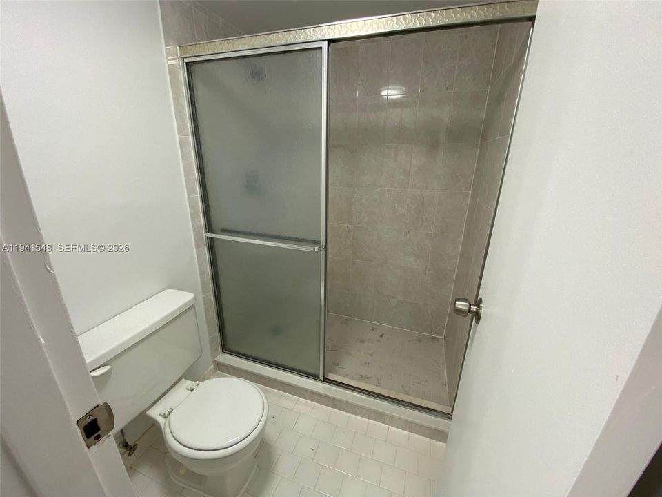 На продажу: $165,000 (2 спален, 2 ванн, 950 Квадратных фут)