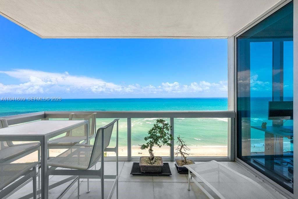 For Sale: $2,295,000 (2 beds, 2 baths, 1290 Square Feet)
