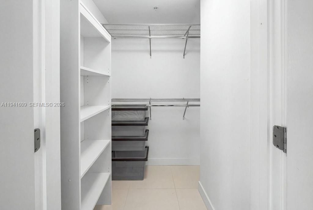 For Sale: $2,295,000 (2 beds, 2 baths, 1290 Square Feet)
